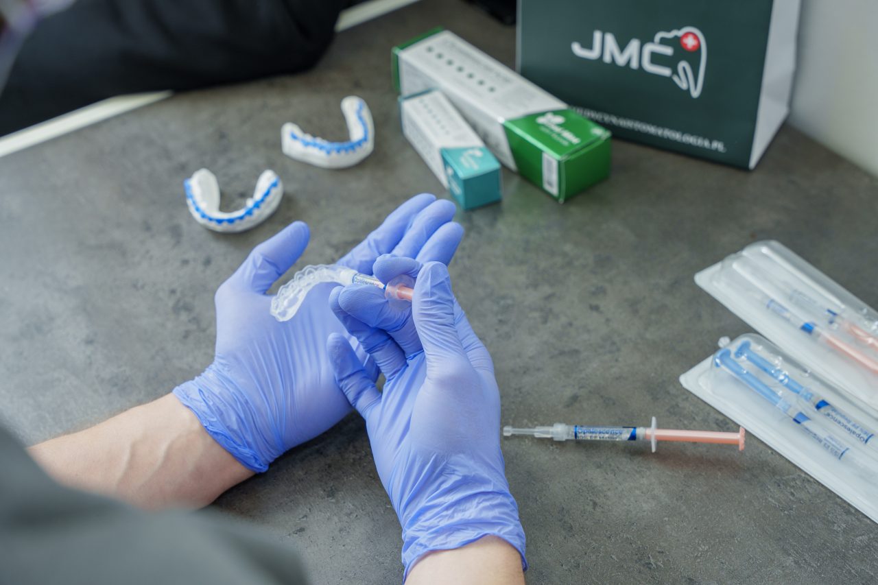 wybielanie zębów opalescence Łódź w JMC Stomatologia